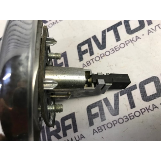 Кнопка відкривання кришки багажника Fiat Punto 2009-2011 735579354